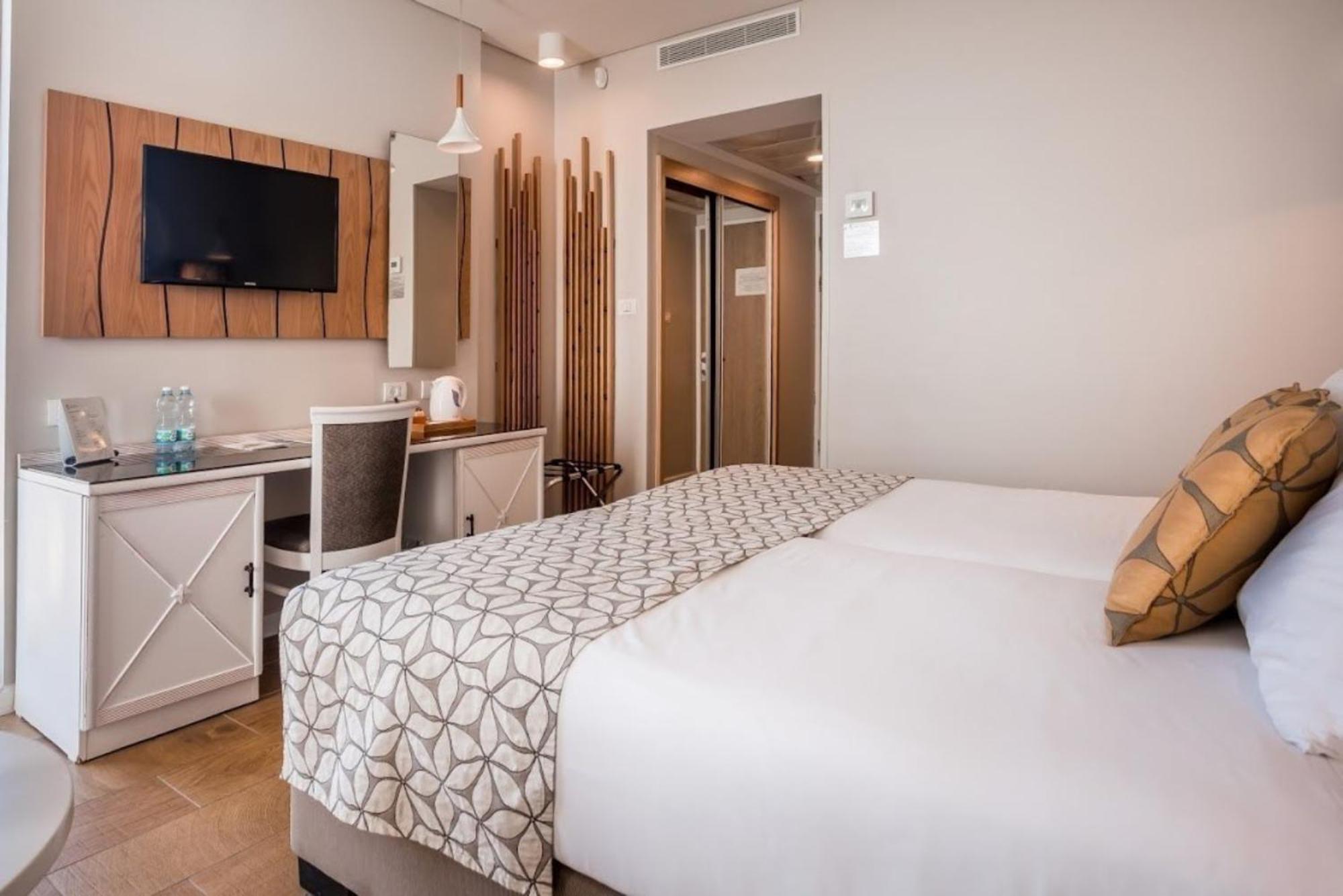 Lavi Kibbutz Hotel Cameră foto